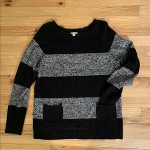 Gap sweater
